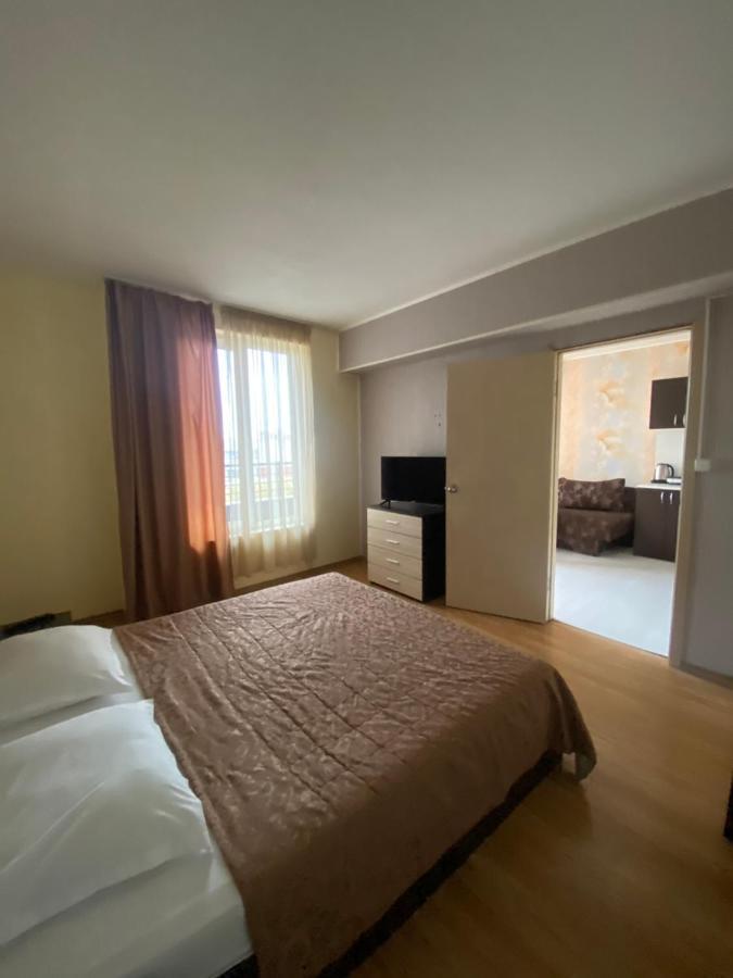 Apartments Danita & Restaurant&Pool Bar Varna Eksteriør bilde