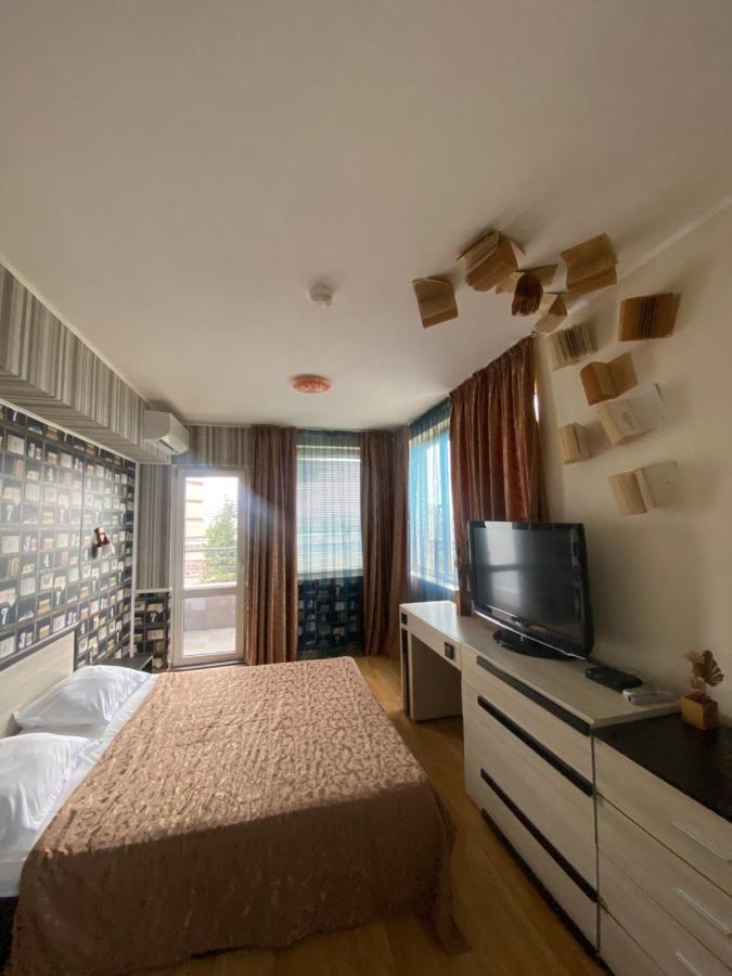 Apartments Danita & Restaurant&Pool Bar Varna Eksteriør bilde