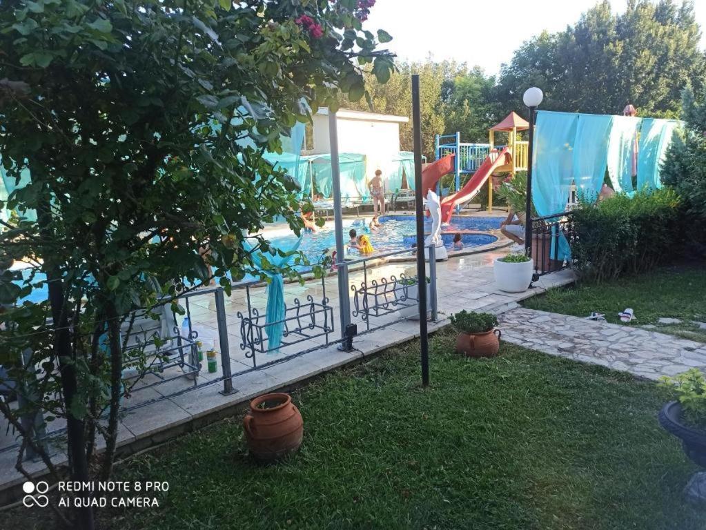 Apartments Danita & Restaurant&Pool Bar Varna Eksteriør bilde