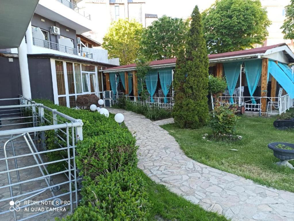 Apartments Danita & Restaurant&Pool Bar Varna Eksteriør bilde